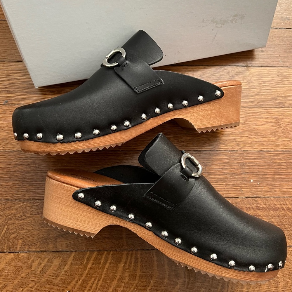 Axel Clogs